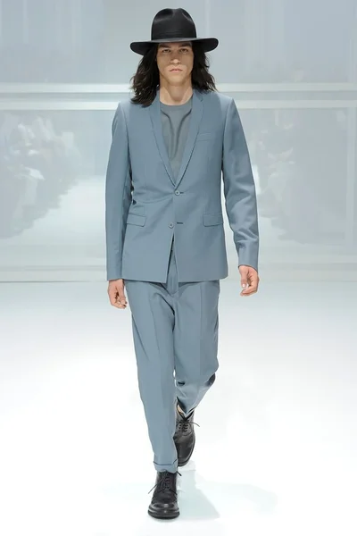 Look 29